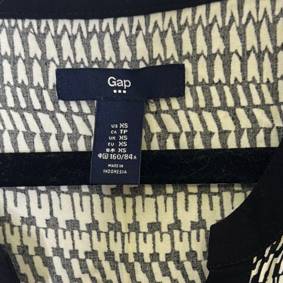 GAP Black and White Geometric Jumpsuit with Tapered Legs - Picture 2 of 7